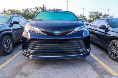 2022 Toyota Sienna XLE