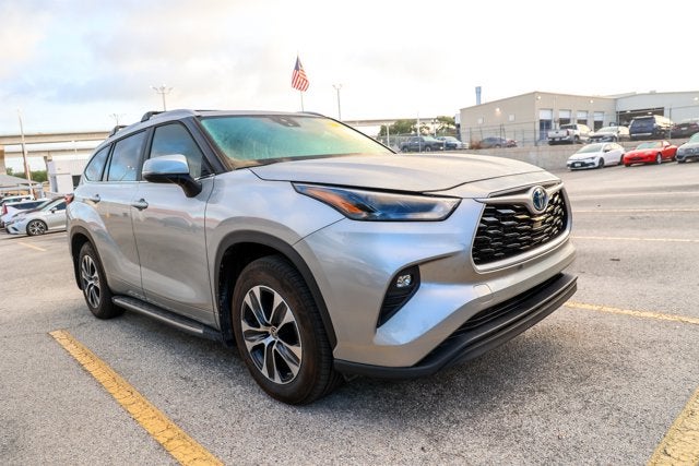 2023 Toyota Highlander Hybrid XLE