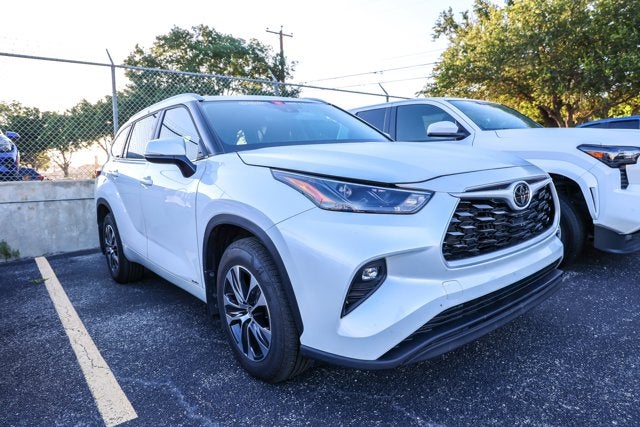 2026 Toyota Highlander Hybrid XLE