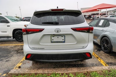 2024 Toyota Highlander LE