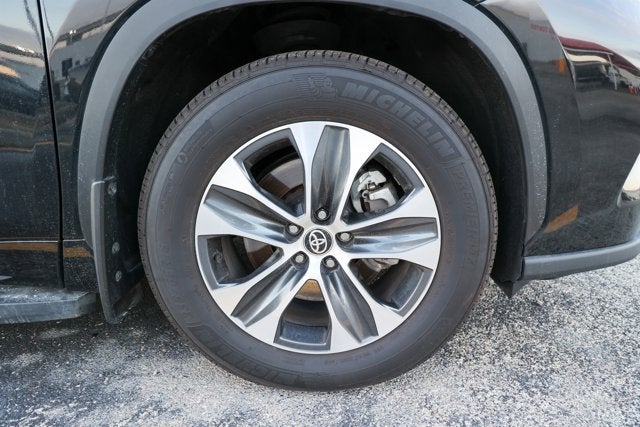2025 Toyota HIGHLANDER XLE