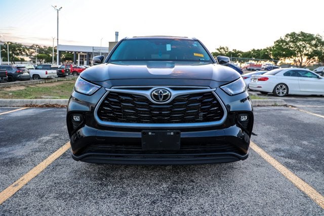 2025 Toyota HIGHLANDER XLE