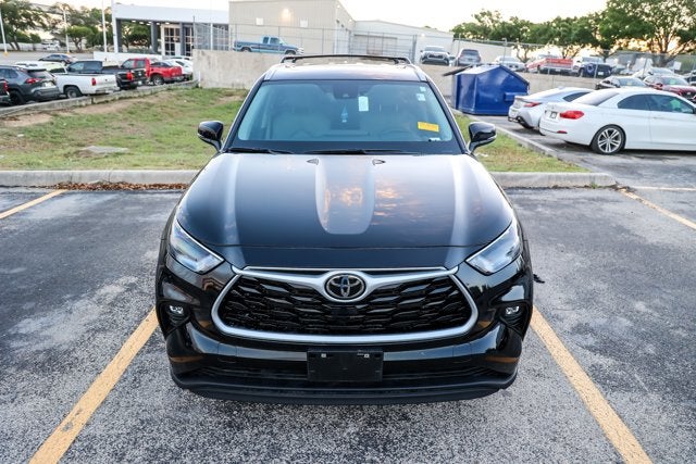 2025 Toyota HIGHLANDER XLE