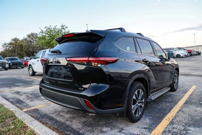 2025 Toyota HIGHLANDER XLE