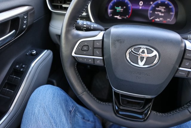 2024 Toyota Highlander Platinum