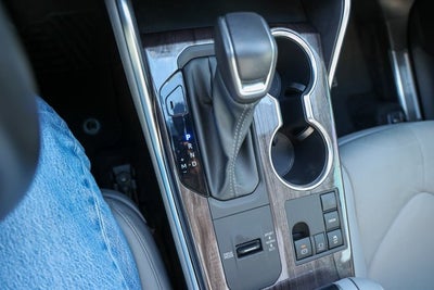 2024 Toyota Highlander Platinum