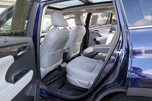 2024 Toyota Highlander Platinum