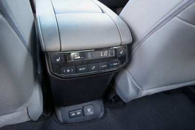 2024 Toyota Highlander Platinum