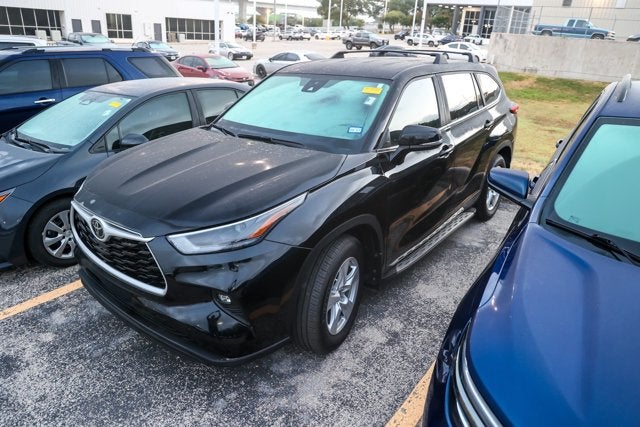 2025 Toyota Highlander LE