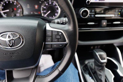 2024 Toyota HIGHLANDER LE