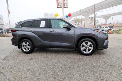 2024 Toyota HIGHLANDER LE