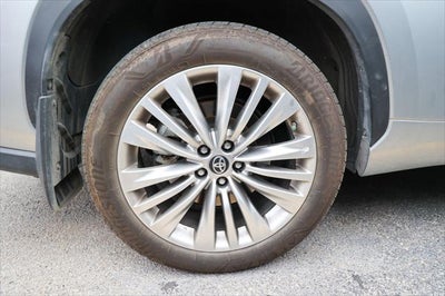 2025 Toyota Highlander Platinum