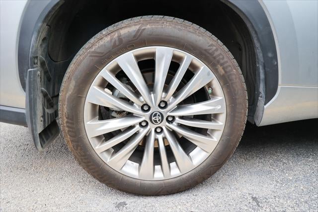 2025 Toyota Highlander Platinum