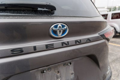 2021 Toyota Sienna LE