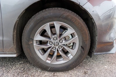 2021 Toyota Sienna LE