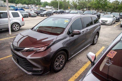 2021 Toyota SIENNA LE LE
