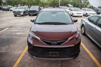 2021 Toyota SIENNA LE LE