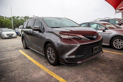 2021 Toyota SIENNA LE LE