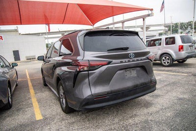 2021 Toyota SIENNA LE LE