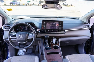 2021 Toyota SIENNA LE LE