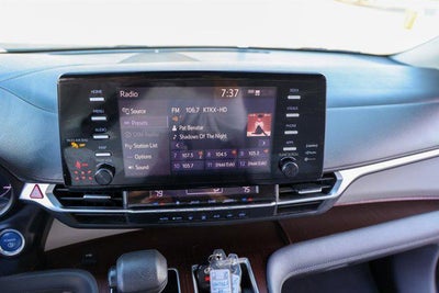 2021 Toyota SIENNA LE LE