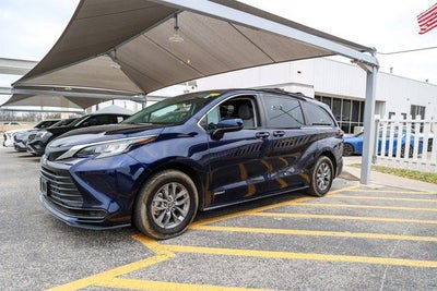 2021 Toyota SIENNA LE LE