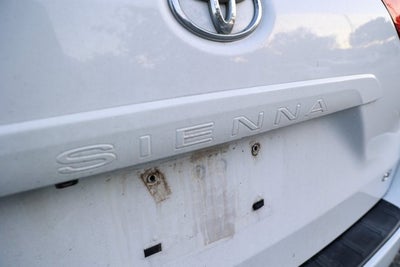 2018 Toyota Sienna LE