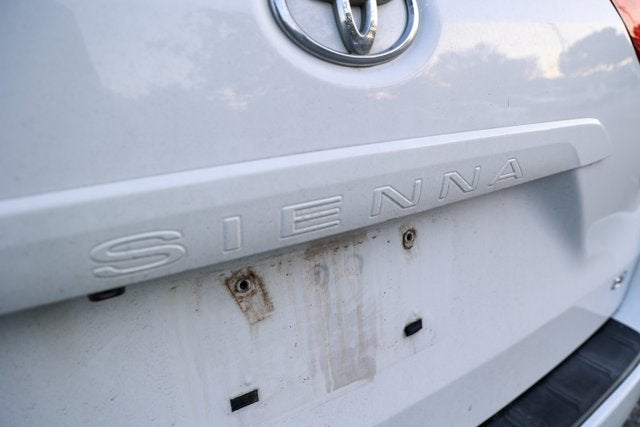 2018 Toyota Sienna LE