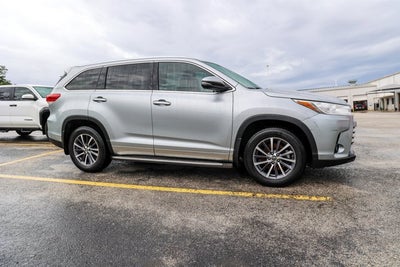 2017 Toyota Highlander SE