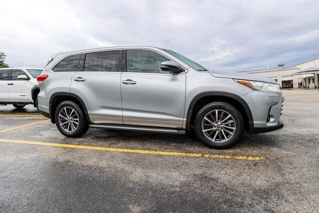 2017 Toyota Highlander SE