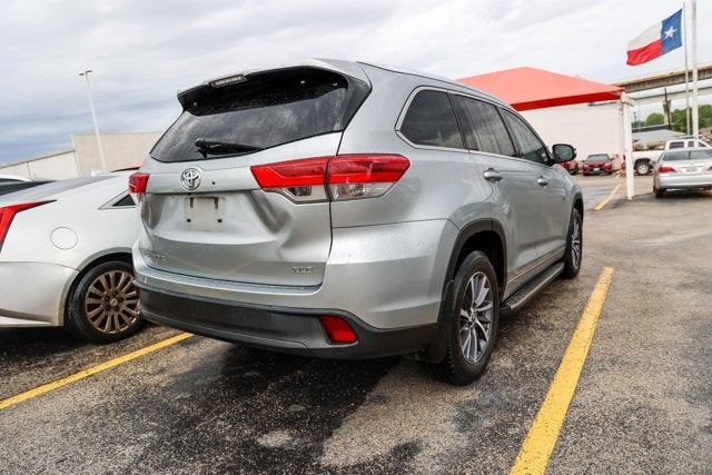 2017 Toyota Highlander SE