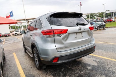 2017 Toyota Highlander SE