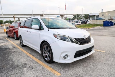 2014 Toyota Sienna SE