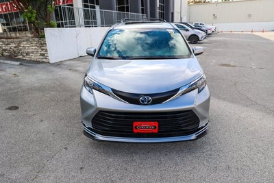 2024 Toyota Sienna XLE