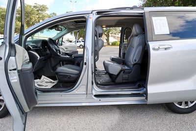 2024 Toyota Sienna XLE