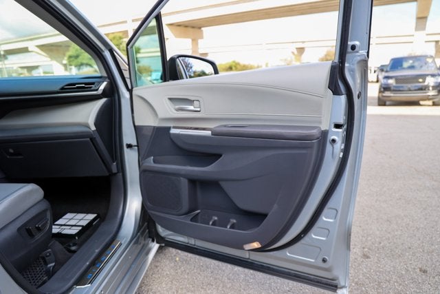 2024 Toyota Sienna XLE