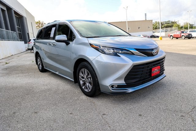 2024 Toyota Sienna XLE
