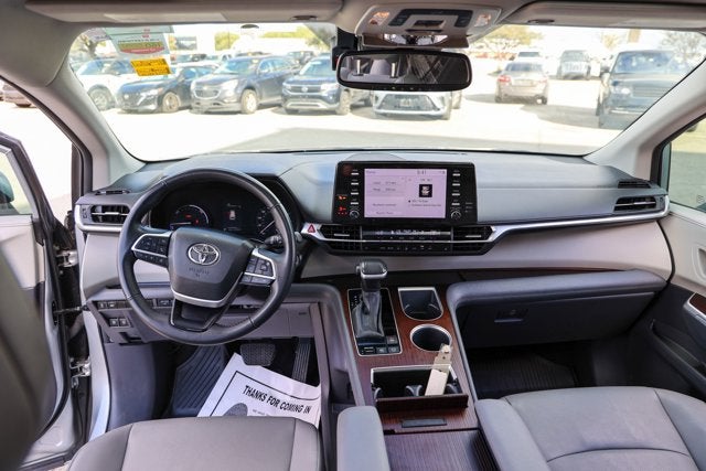 2024 Toyota Sienna XLE