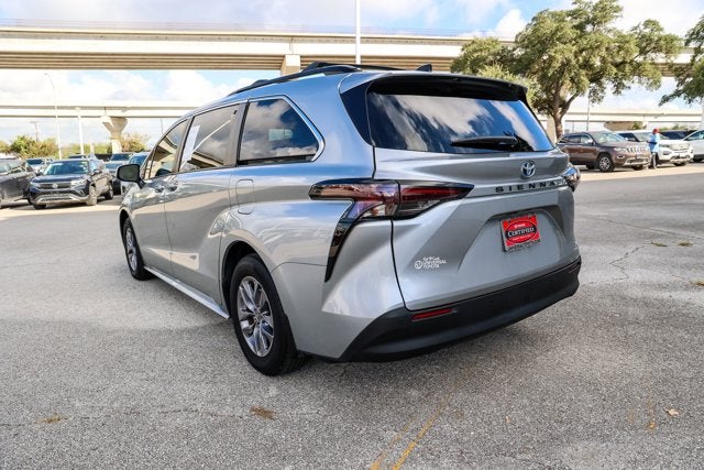 2024 Toyota Sienna XLE