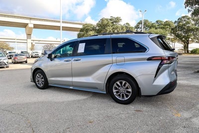 2024 Toyota Sienna XLE