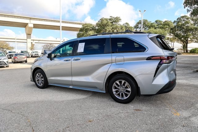 2024 Toyota Sienna XLE