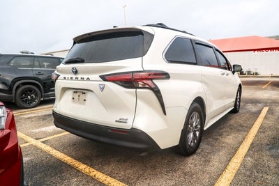 2021 Toyota Sienna XLE