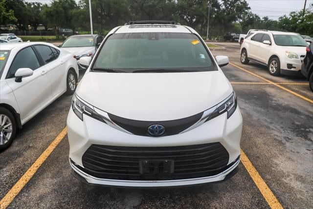 2021 Toyota Sienna XLE