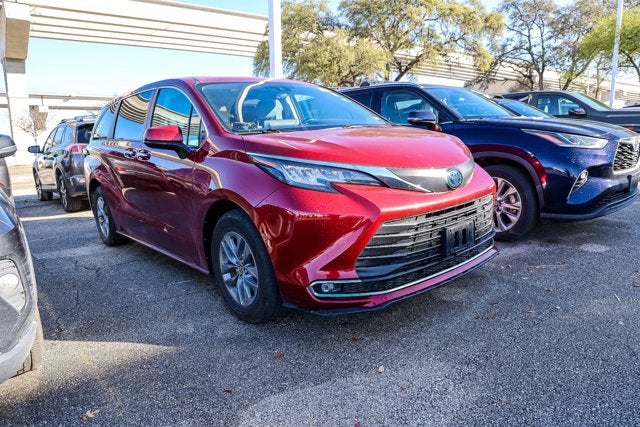 2022 Toyota SIENNA XLE XLE