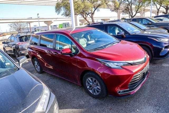 2022 Toyota SIENNA XLE XLE