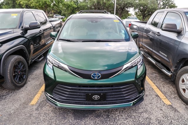 2021 Toyota Sienna XLE