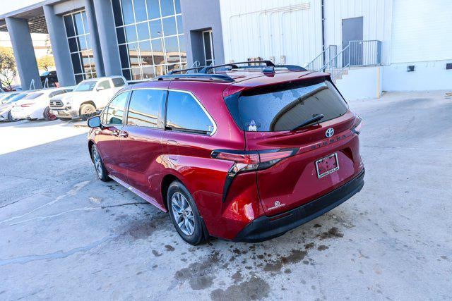 2022 Toyota SIENNA XLE XLE
