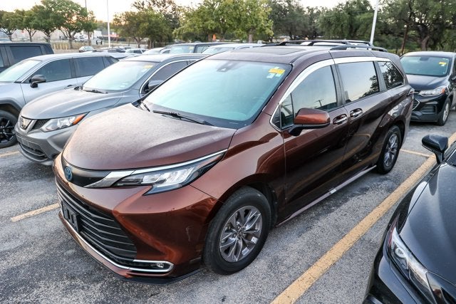 2023 Toyota Sienna XLE