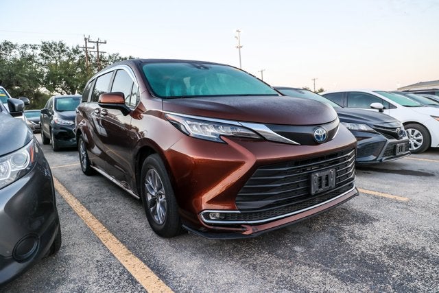 2023 Toyota Sienna XLE