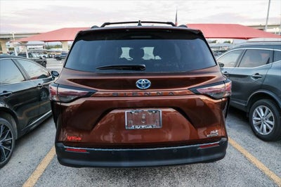 2023 Toyota Sienna XLE